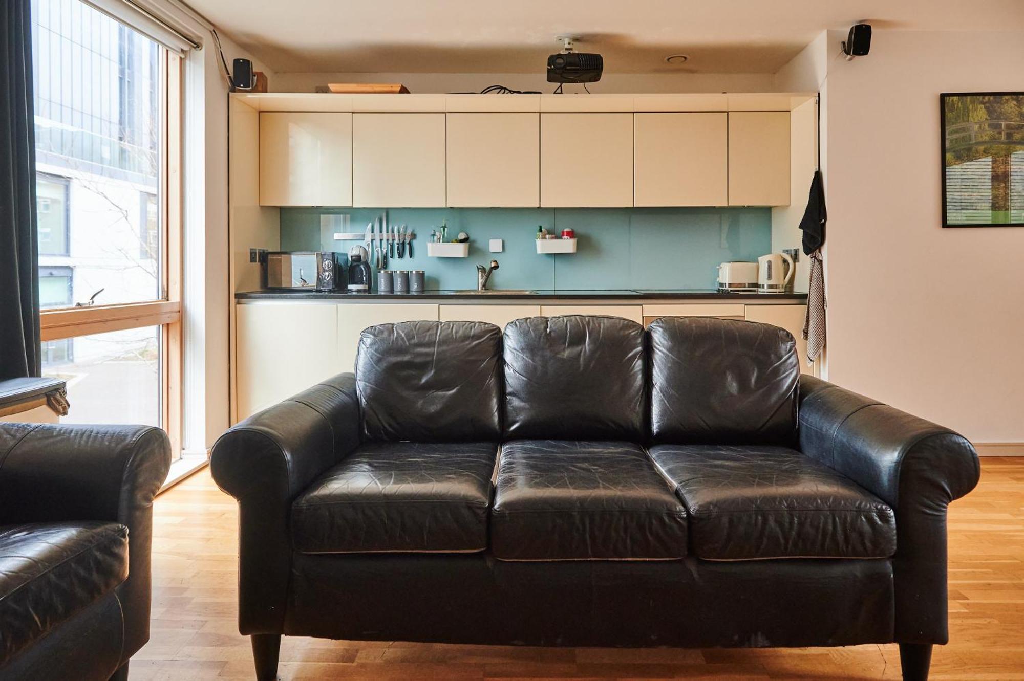 Bright 2 Bedroom Flat In Old Street With Balcony Лондон Экстерьер фото