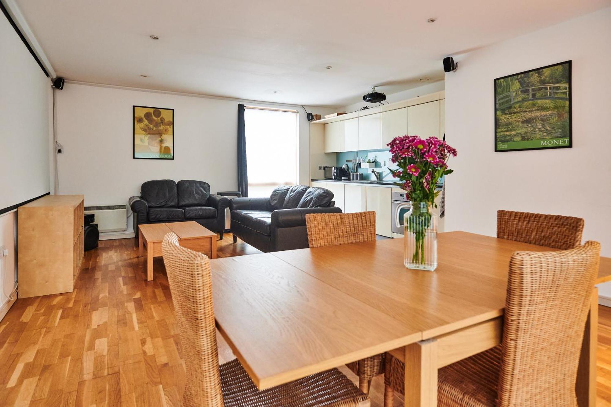 Bright 2 Bedroom Flat In Old Street With Balcony Лондон Экстерьер фото