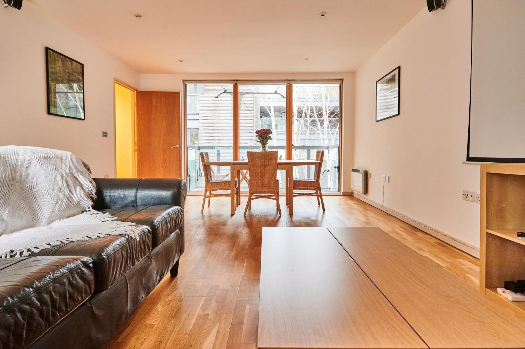 Bright 2 Bedroom Flat In Old Street With Balcony Лондон Экстерьер фото