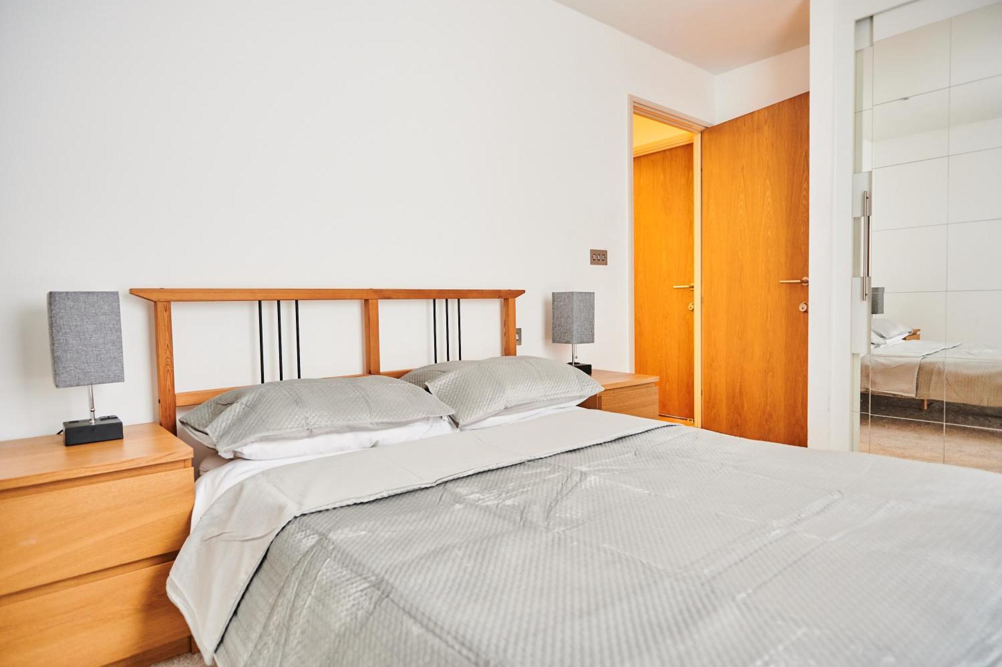 Bright 2 Bedroom Flat In Old Street With Balcony Лондон Экстерьер фото