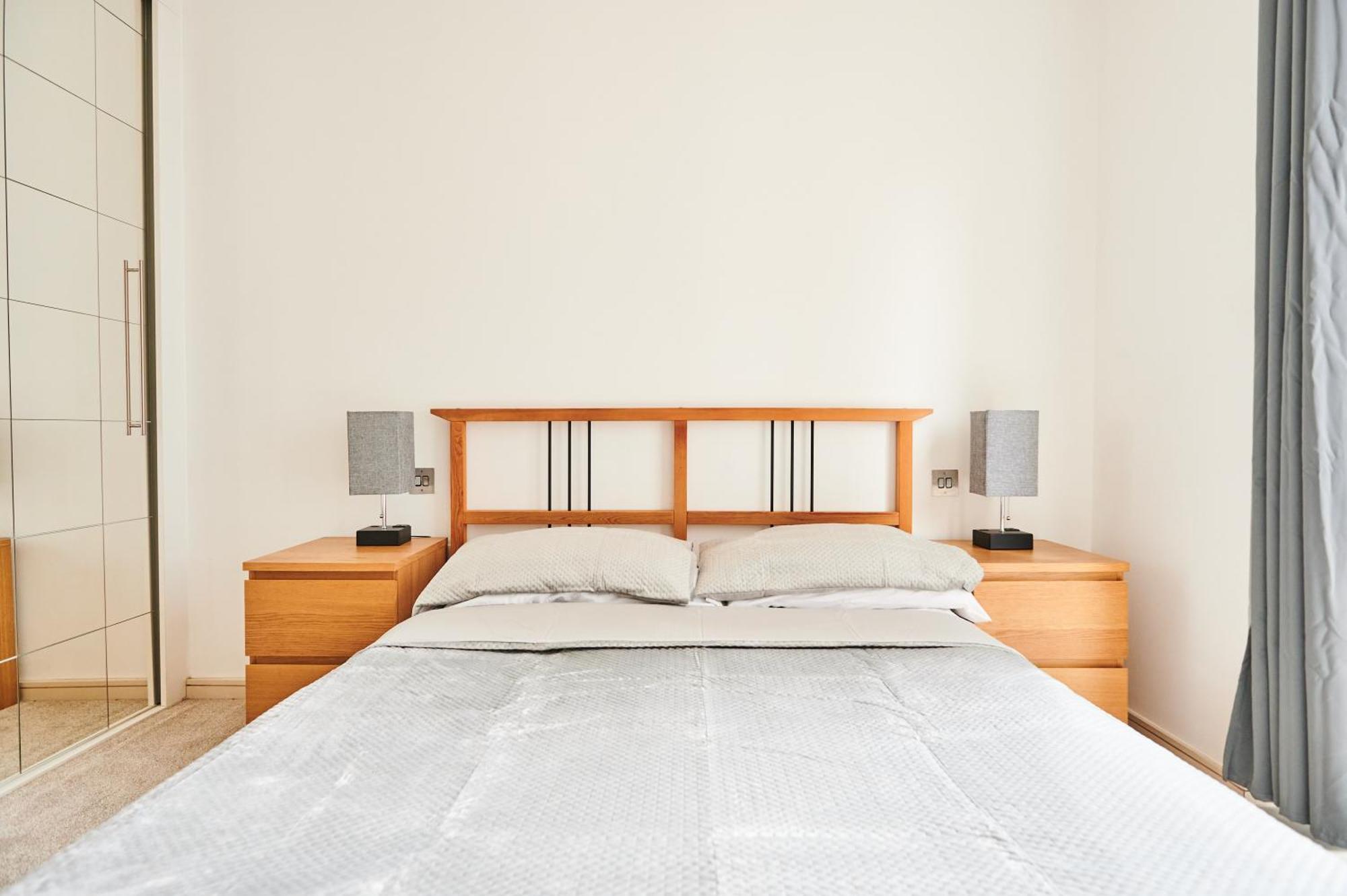 Bright 2 Bedroom Flat In Old Street With Balcony Лондон Экстерьер фото