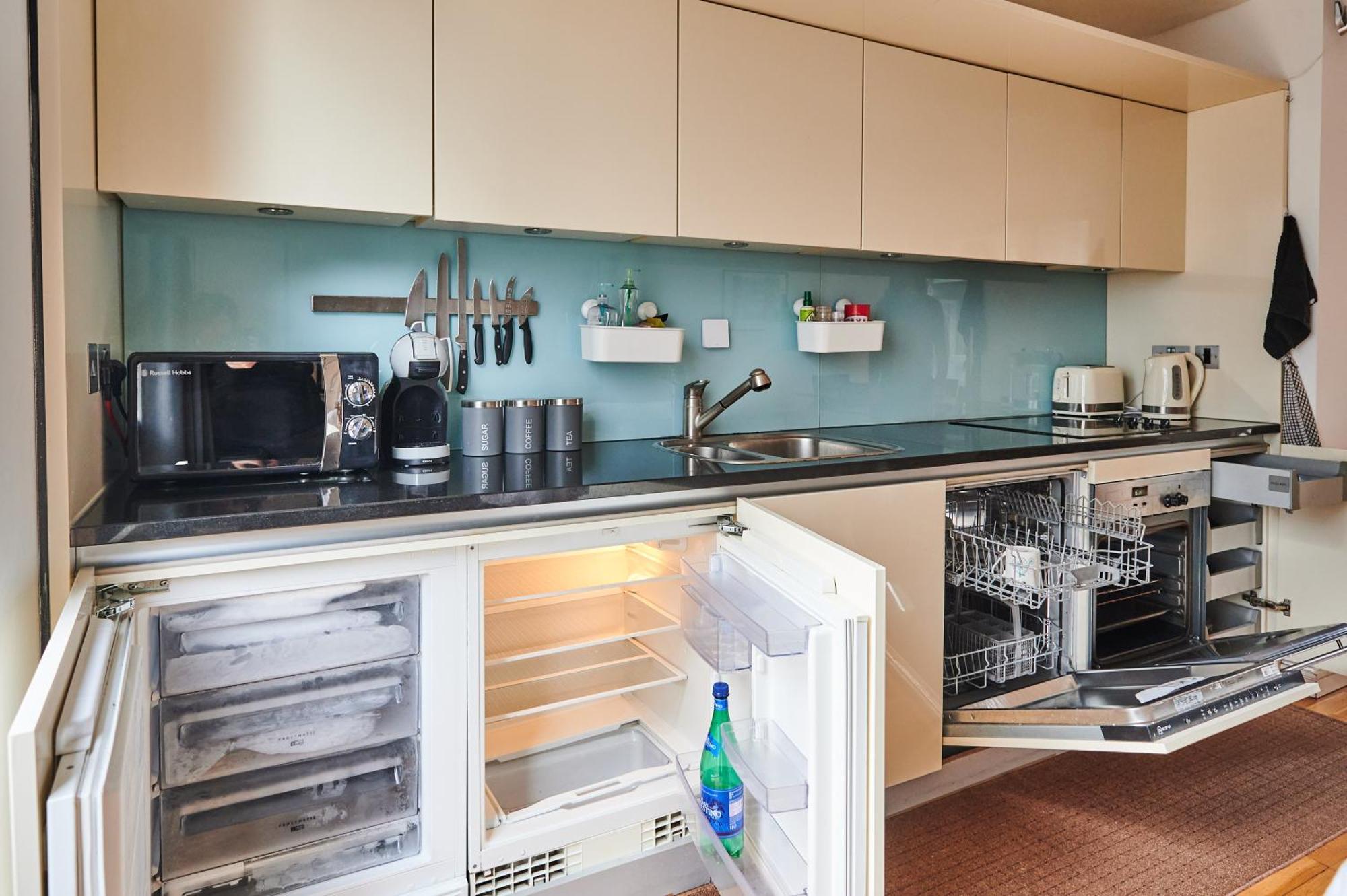 Bright 2 Bedroom Flat In Old Street With Balcony Лондон Экстерьер фото